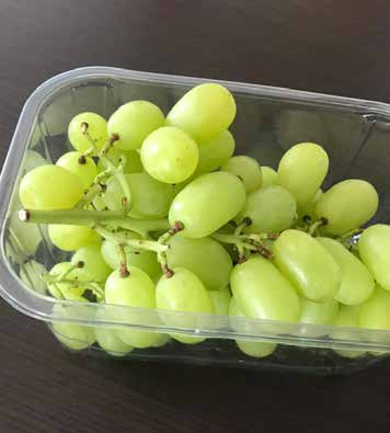 виноград в пластиковой упаковке